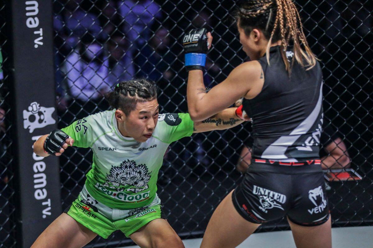 Puncak Rivalitas Terpanas MMA Wanita: Xiong Jing Nan Vs Angela Lee