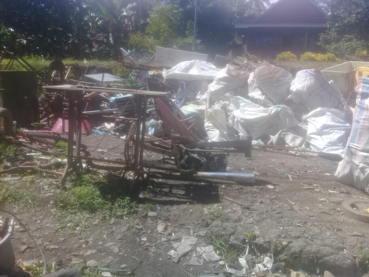Peluang Besi Tua rosok