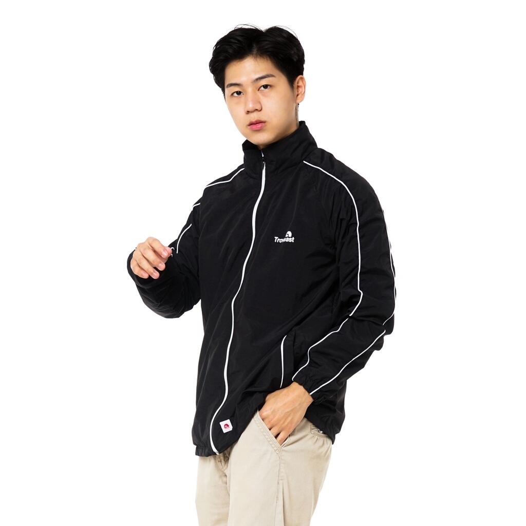 12 Rekomendasi Jaket Tracktop Kekinian dari Brand Lokal, Kualitas Bagus!