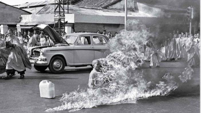 Sejarah Thich Quang Duc, Biksu Yang Bakar Diri Dalam Aksi Protes!