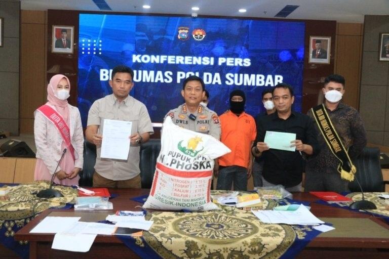 Polda Sumbar Tangkap Diduga Pemalsu Pupuk