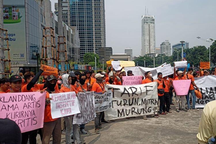 Indonesia Diambang Krisis, Karyawan Banyak Yang Kena PHK!