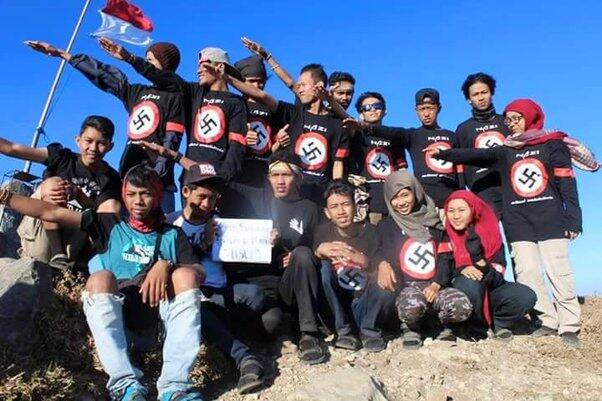 Kenapa Banyak Orang Indonesia yang Mengidolakan Hitler, Padahal Penjahat Perang?