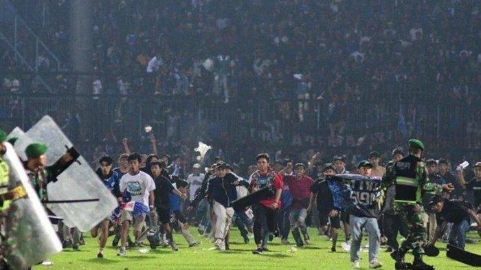 Ratusan Orang Mati Sia-Sia, Akibat Nonton Bola! Derby Jatim Membawa Petaka.