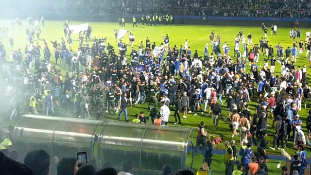 Bukan untuk Tawuran, Ini Fungsi Adanya Supporter Bola Bagi Team yang Dibela