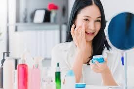 Skincare an Kok Tetep Kusem Dan Jerawatan? Berikut Penjelasannya