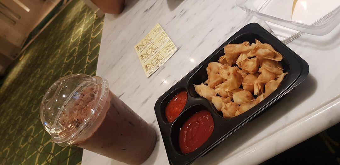Sambil Menunggu