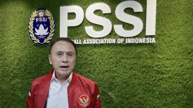 Bung Towel Tegas Tuntut Mundur Penjabat PSSI, Ahmad Riyadh: Enak Aja Mundur