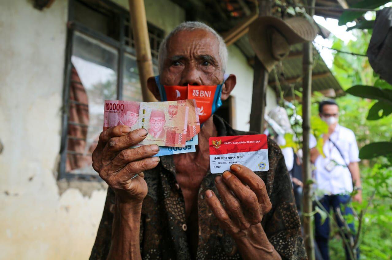 Dibalik Fakta Orang Kaya Tapi Terima Bansos, Kenapa Mereka Tidak Merasa Malu?