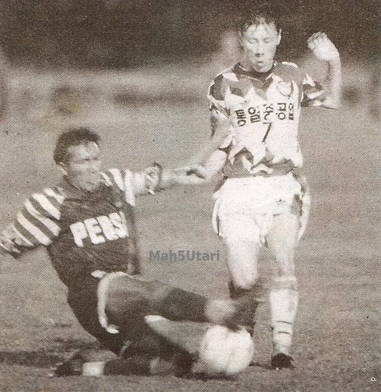 Potret Shin Tae Yong Vs Robby Darwis