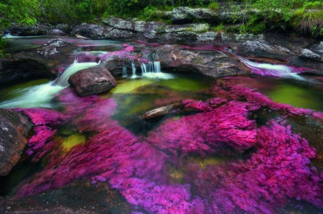 6 Tempat Dengan Pemandangan Alam yang Begitu Langka dan Memukau