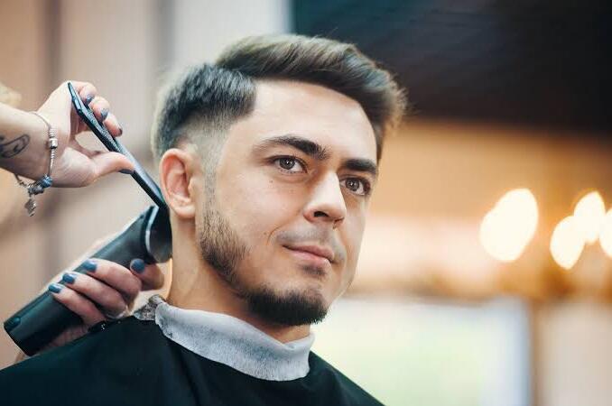 Sewaktu Potong Rambut Kamu Team Mata Melek Atau Mata Merem, Gan? (Ini Plus Minusnya)
