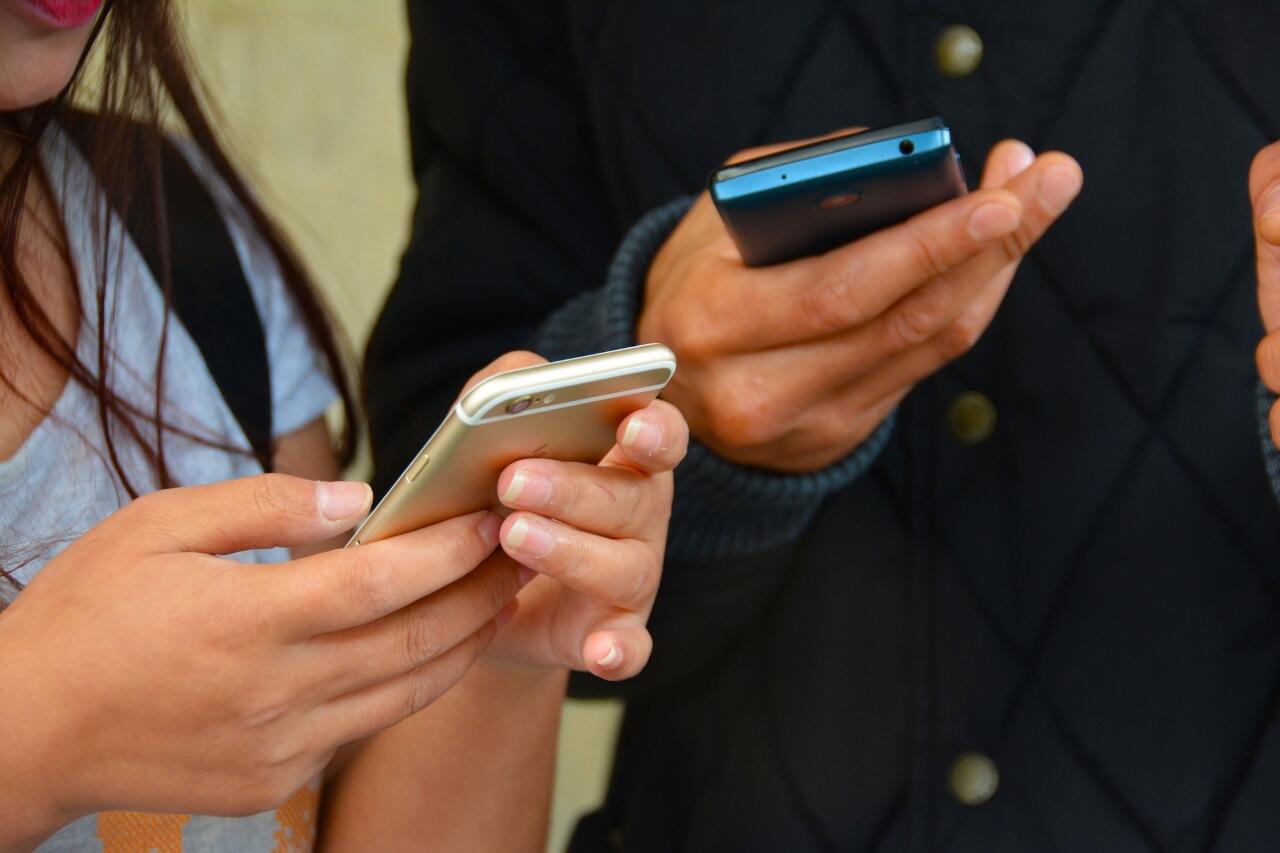 Ketika Handphone menjadi Kebutuhan Pokok Sehari-hari, Apa yang Akan Terjadi?