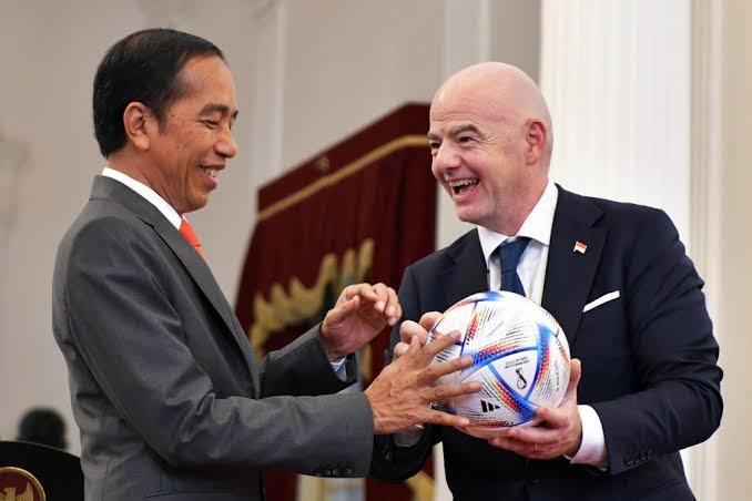 Presiden FIFA Bertemu Presiden Jokowi, Sanggupkah Indonesia Seperti Liga Inggris?