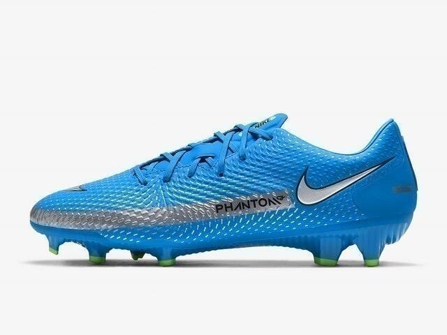 10 Rekomendasi Sepatu Bola Nike Terbaik