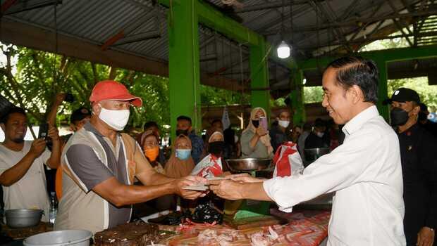 Jokowi Janji Nominal BLT BBM Bakal Ditambah jika APBN Meningkat