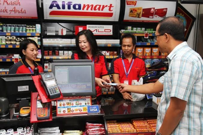 Rivalitas Sengit Indomaret vs Alfamart, Agan Lebih Suka yang Mana?