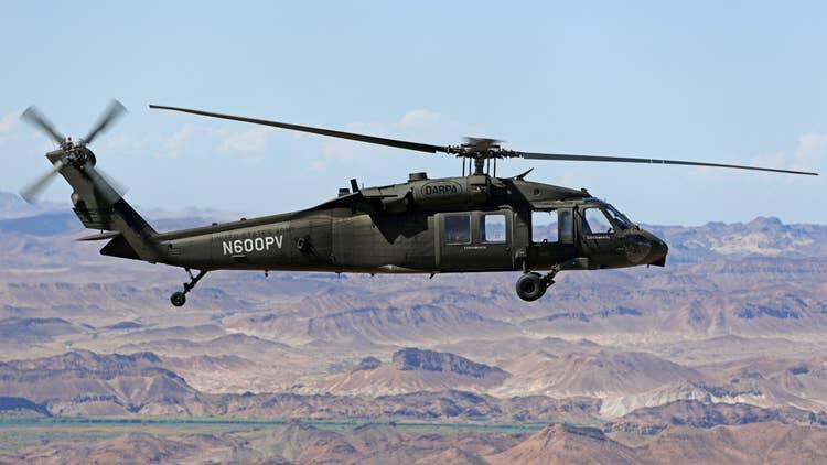 Black Hawk Kembali Sukses Terbang Tanpa Pilot, Kini dengan Durasi Terbang Satu Jam