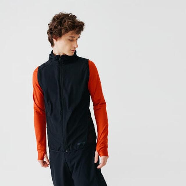 10 Rekomendasi Jaket Decathlon Terbaik untuk Pria