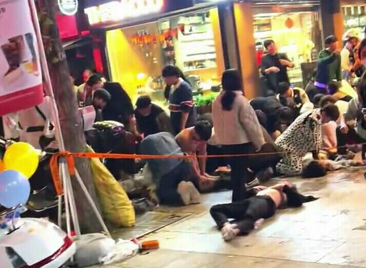 Oktober Kelam: Setelah Kanjuruhan Kini Itaewon Telan Ratusan Nyawa