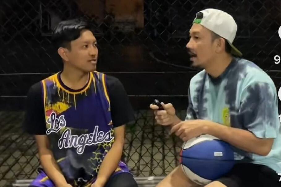 Denny Sumargo Permainkan Penderita Sumbing