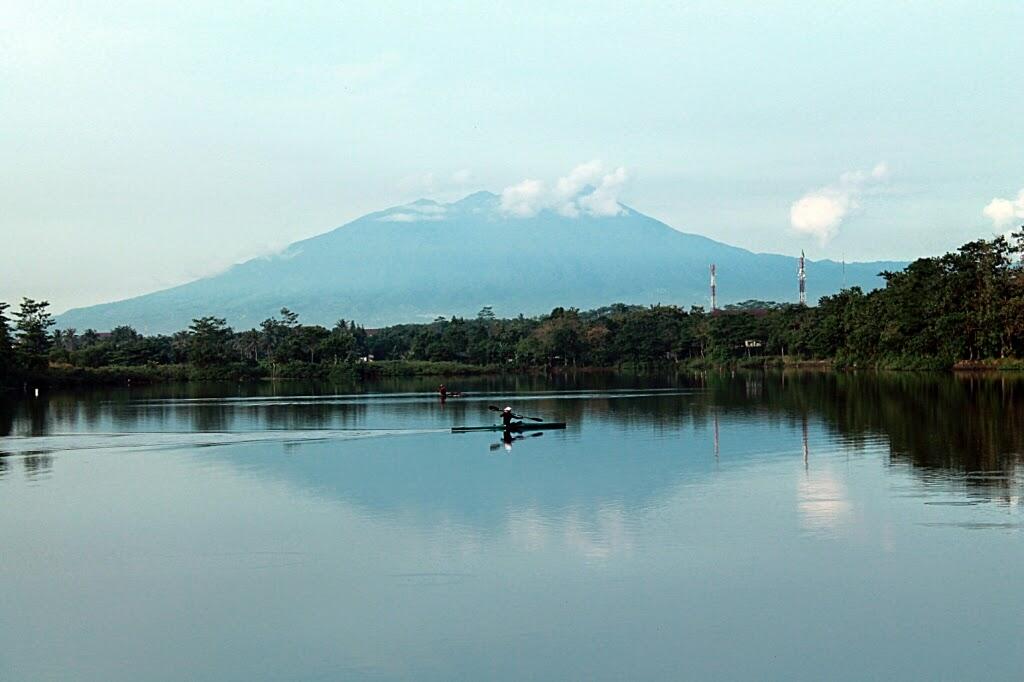 SETU CIKARET, DESTINASI WISATA GRATIS UNTUK KAUM MENDANG MENDING