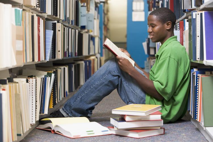 10 Sebutan Unik Buat Kamu yang Hobby Baca