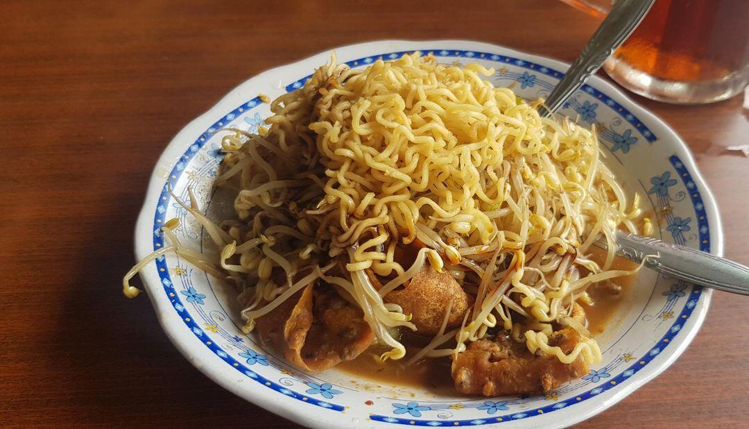 Lontong Mi