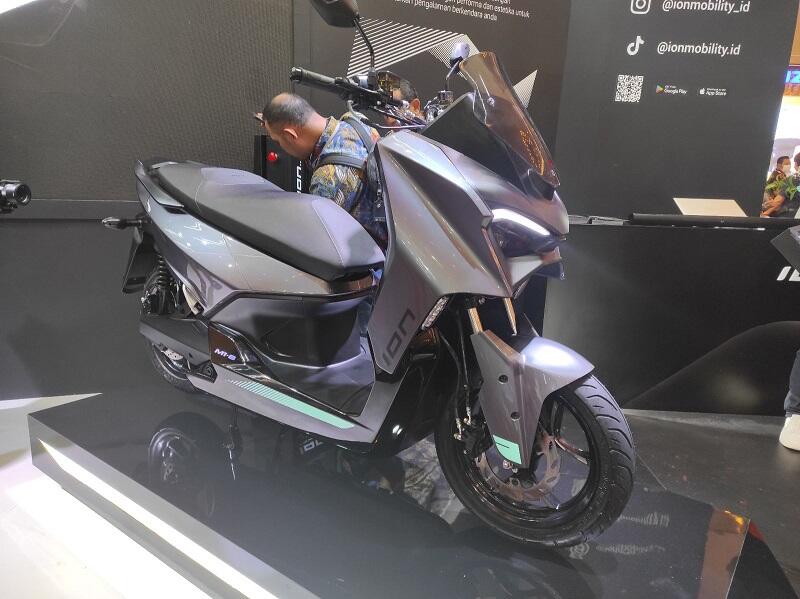 ION Mobility & PLN Kerjasama Bangun Stasiun Pengisian Daya Motor Listrik