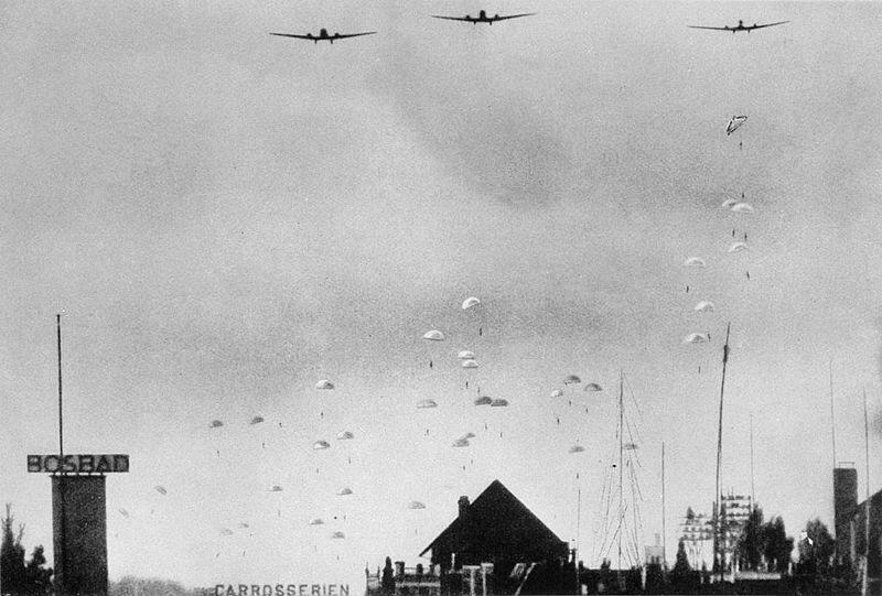 TENTARA NAZI JERMAN MENYERBU BELANDA