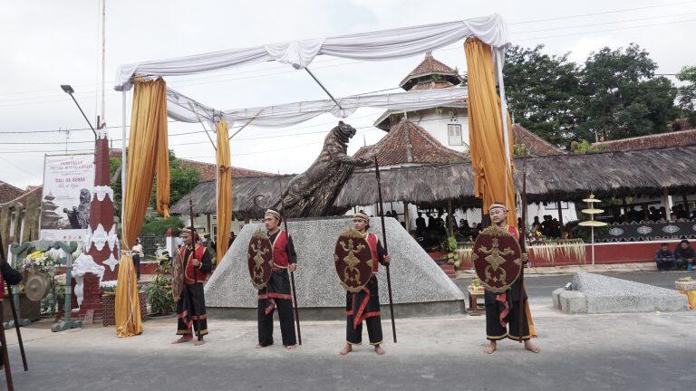 Patung Maung Lodaya Lambang Toleransi dan Persaudaraan