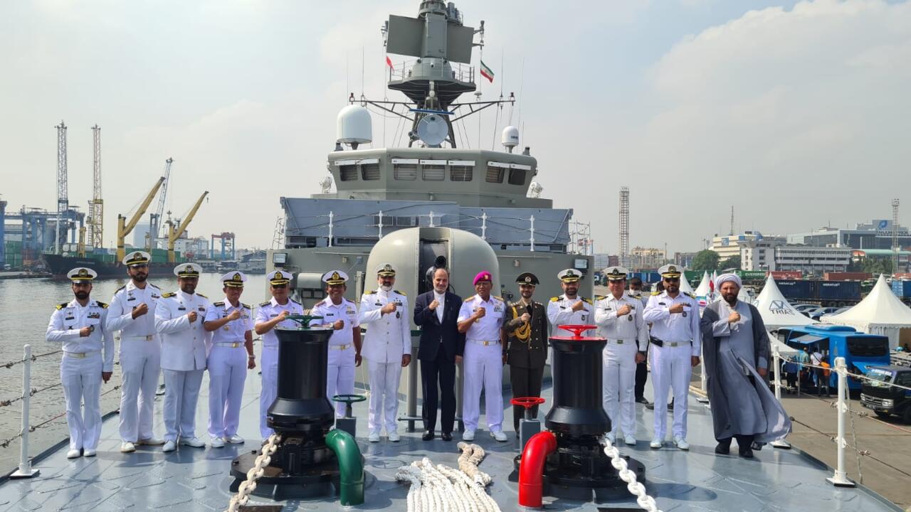 Kapal Induk IRINS Makran dan Kapal Korvet IRINS Dena Milik Iran Sambangi Jakarta