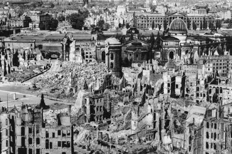 14-2-1945: Hancurnya Kota Dresden Akibat Ribuan Ton Bom Perang Dunia II