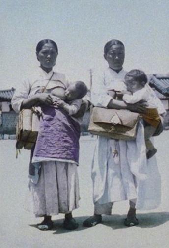 Sejarah Pakaian Tradisional Wanita Korea, Ternyata Memperlihatkan Bagian Dada!