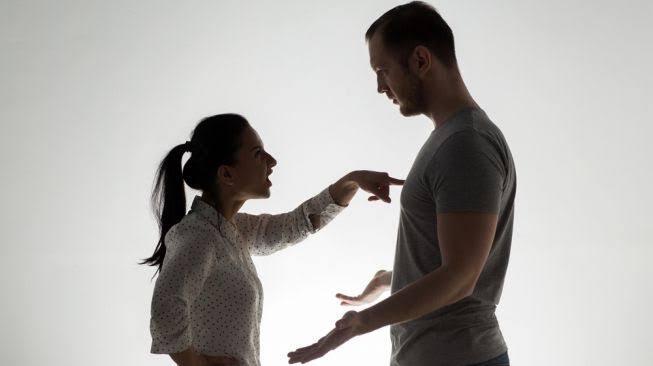 Bikin Kesal dan Emosi, Pahami Kerugian Mengenal Orang yang Hobi Playing Victim