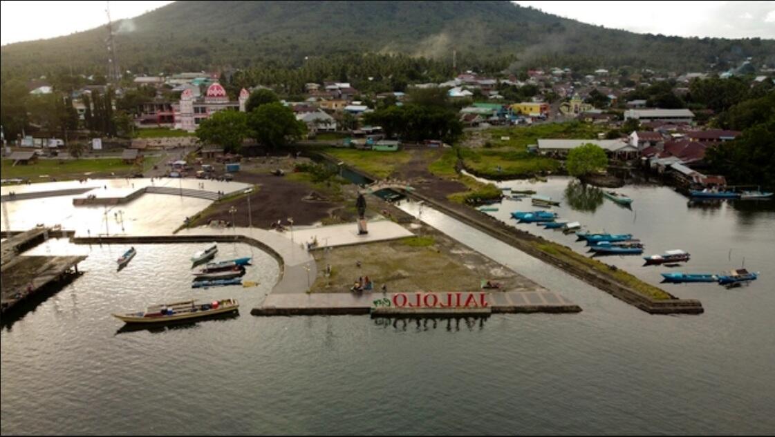 AREA FESTIVAL TELUK JAILOLO, DESTINASI WISATA GRATIS SARAT MAKNA DAN BUDAYA