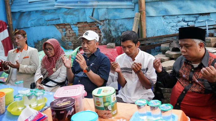 Temui Korban Tragedi Kanjuruhan, Presiden PKS Tawari Beasiswa Kuliah