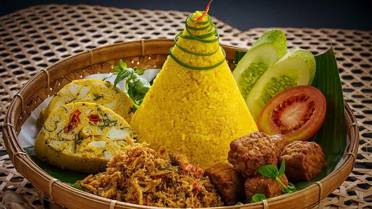 Wenak Puoll! Ini Dia 7 Sajian Nasi Khas Nusantara! Mana Favoritmu? 