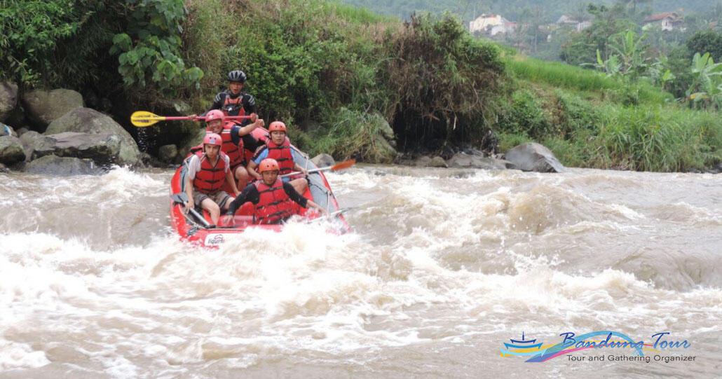 Wisata Rafting Sungai Palayangan (Situ Cileunca)