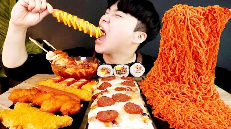 Rahasia Dibalik Pembuatan Konten Mukbang (Yang Lebay Itu!)