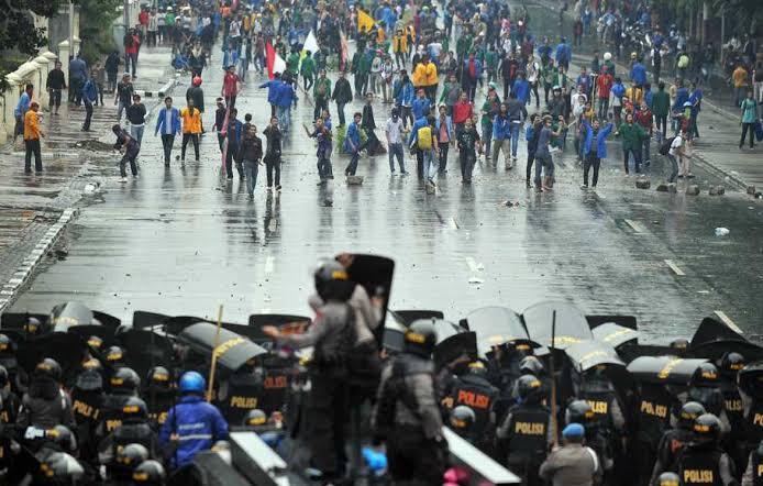 Inikah Alasannya Kenapa Polisi Jarang Terlihat Di Keramaian Pasar dll?