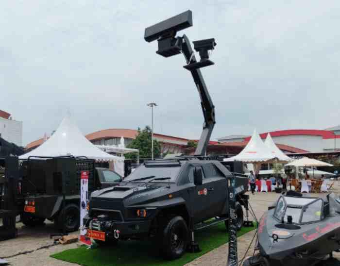 Indo Defence 2022: Tinggi Seperti Jerapah, PT RTI Perkenalkan Coastal Radar Mobile