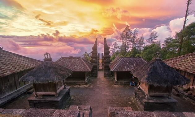 Mengetahui Candi Cetho di kaki Gunung lawu, Tawangmangu