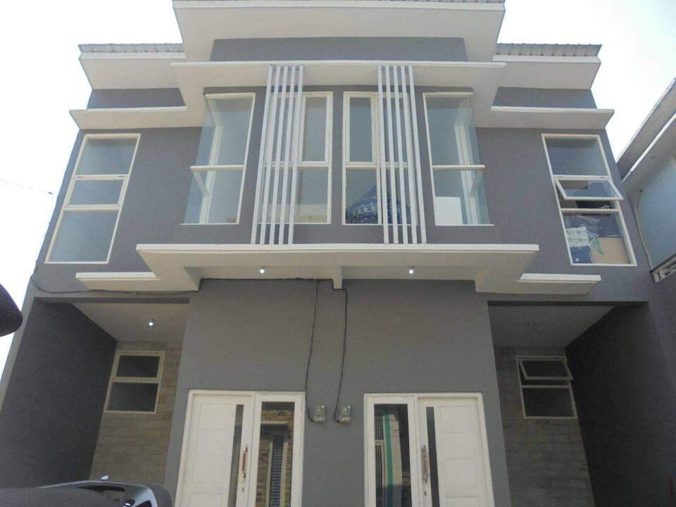 Rumah 2 Lantai Minimalis Modern Bergaransi 5 Th di Kota Mojokerto