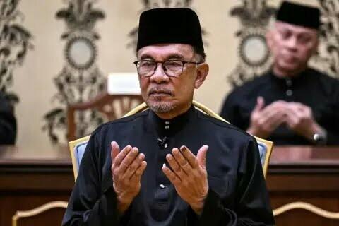 Berkaca Dari Malaysia : Anwar Ibrahim Perdana Menteri Yang Menolak Digaji