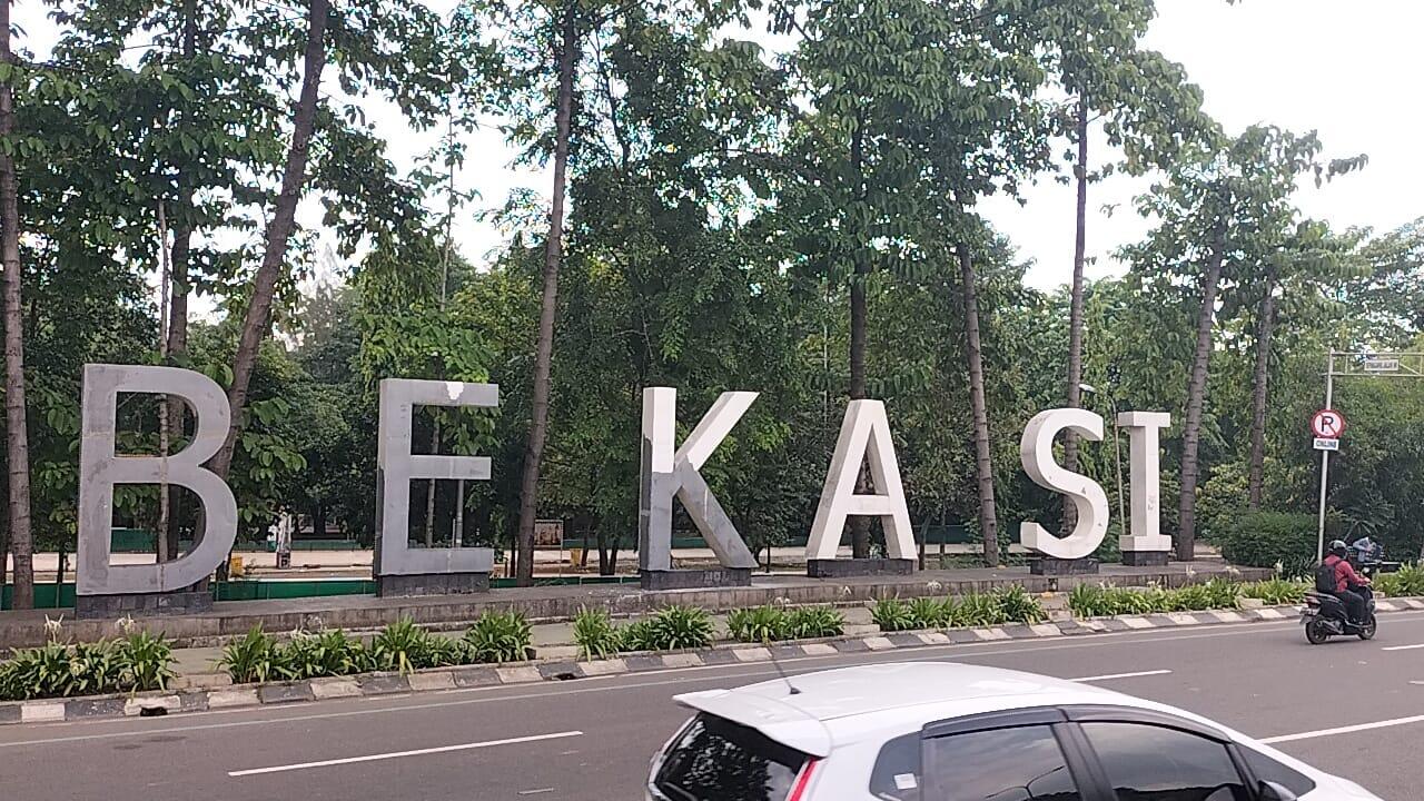 Alamak…, Summarecon Ubah Warna Landmark Kota Bekasi Jadi Merah