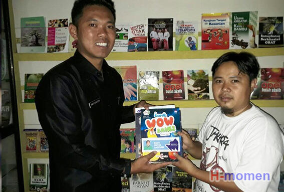 Sosok Inspiratif Penggagas Perpustakaan Keliling di Way Kanan