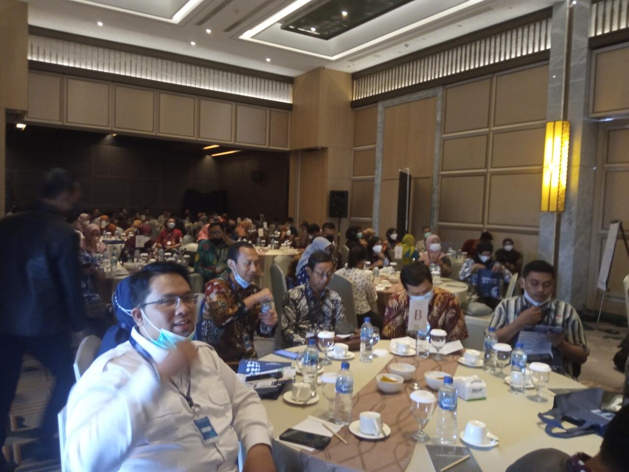 SEMINAR NASIONAL PERLINDUNGAN DATA PRIBADI - ISO 27001 DAN FDIS ISO/IEC 27701
 
