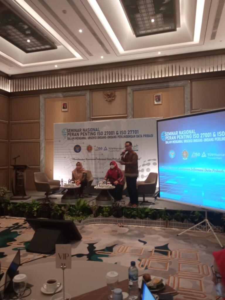 SEMINAR NASIONAL PERLINDUNGAN DATA PRIBADI - ISO 27001 DAN FDIS ISO/IEC 27701
 
