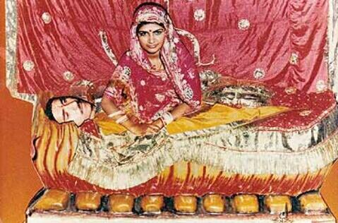Hari Ini Dalam Sejarah : 4 Desember 1829, Inggris Larang Ritual Sati Di India